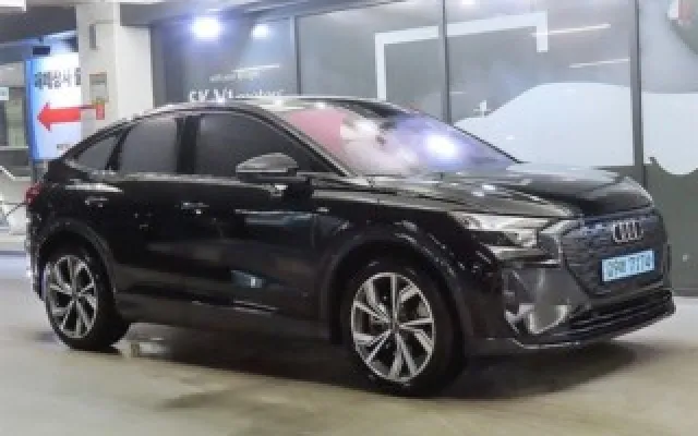 엑티언 중고차 Q4 e-트론 40 스포트백 프리미엄 매물 사진 20 - 2024/07 19,501km
