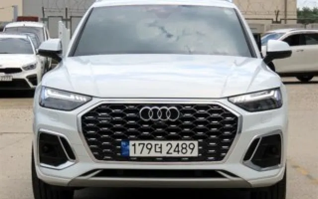 엑티언 중고차 Q5 (FY) 45 TFSI 콰트로 프리미엄 스포트백 매물 사진 18 - 2023/03 18,978km